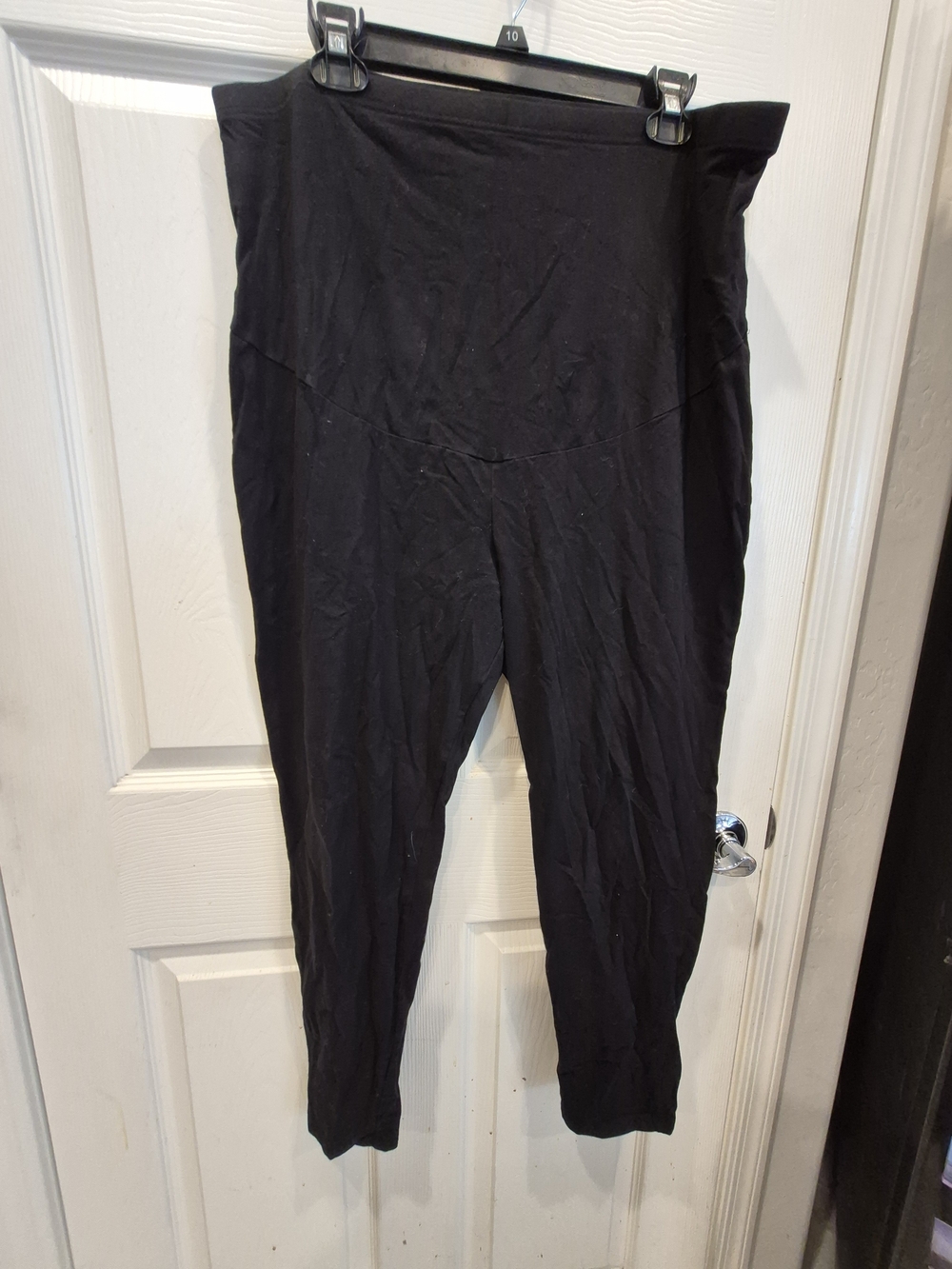 5/25 Time and Tru Black High-Waist Maternity Leggings